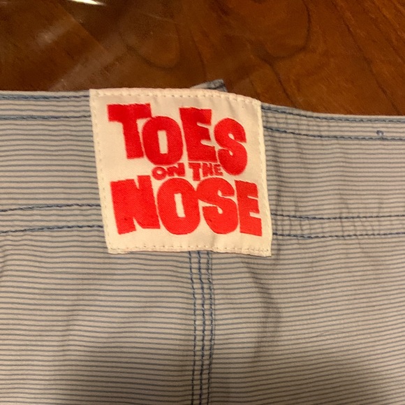 Men’s toes on the nose board shorts - Picture 6 of 9